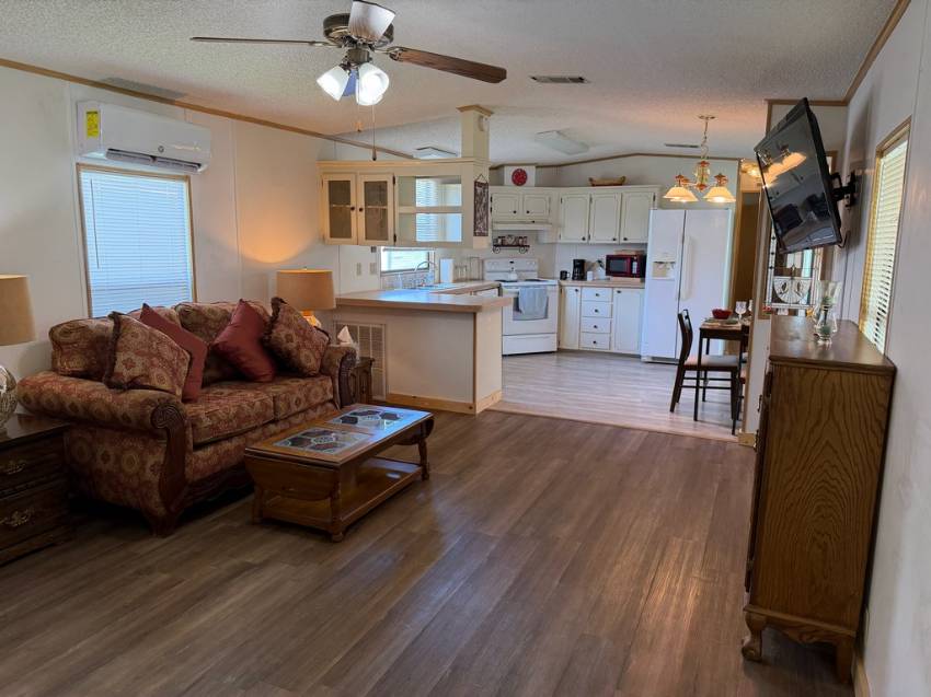 253 Dixie Circle a Haines City, FL Mobile or Manufactured Home for Sale